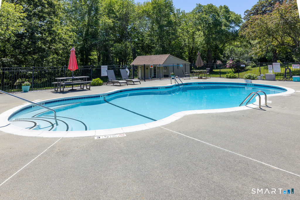 91 Riverview Road East Lyme CT 06357