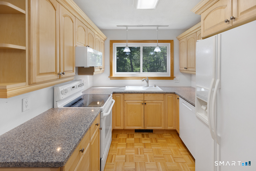 91 Riverview Road East Lyme CT 06357