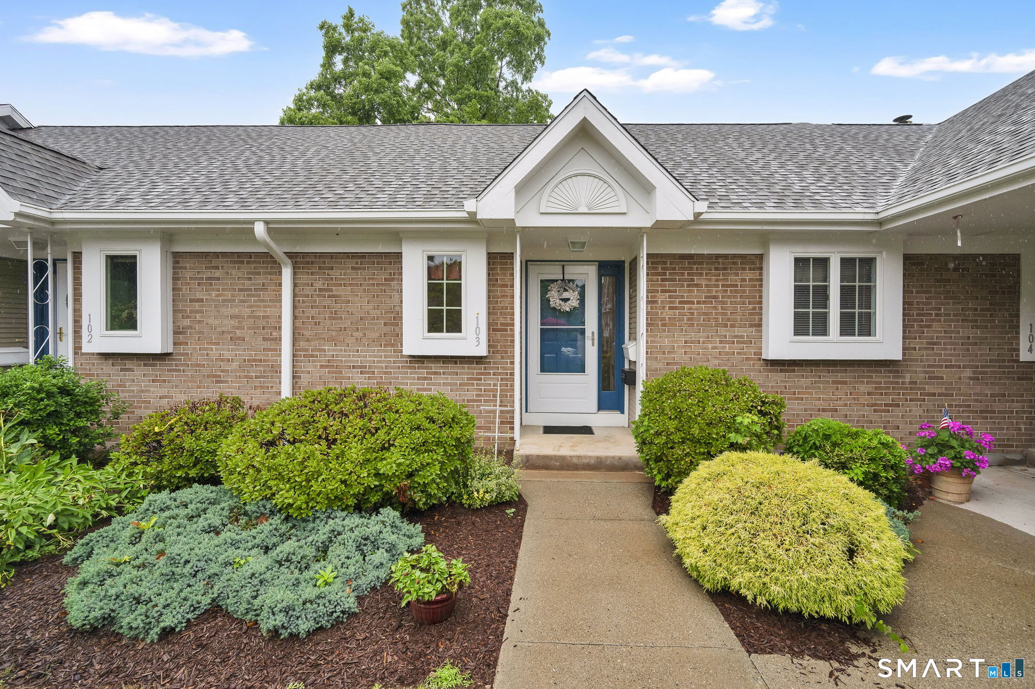 103 Wyndemere Court South Windsor CT 06074