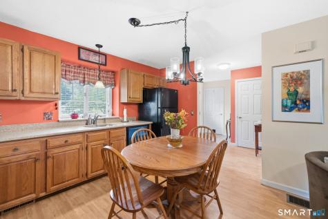 103 Wyndemere Court South Windsor CT 06074