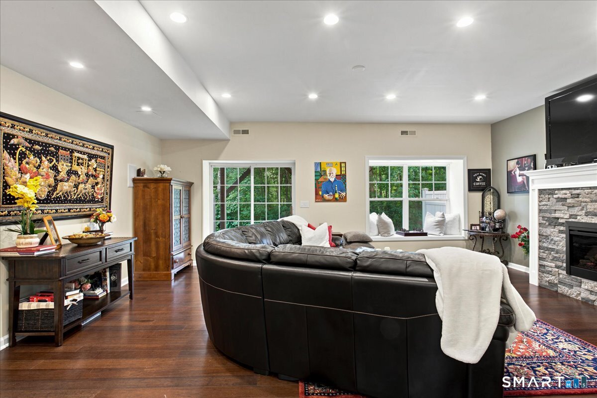 28 Woodcrest Lane Danbury CT 06810