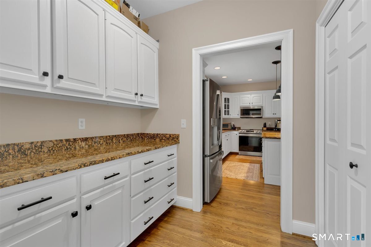 2 Chapman Chase Windsor Locks CT 06096