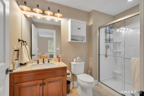 2 Chapman Chase Windsor Locks CT 06096