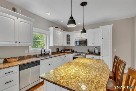 2 Chapman Chase Windsor Locks CT 06096