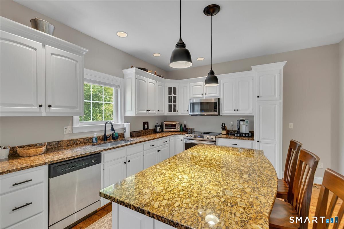 2 Chapman Chase Windsor Locks CT 06096