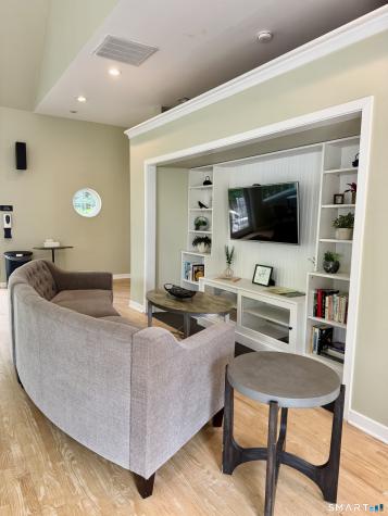 1714 Old Pond Lane Norwich CT 06360