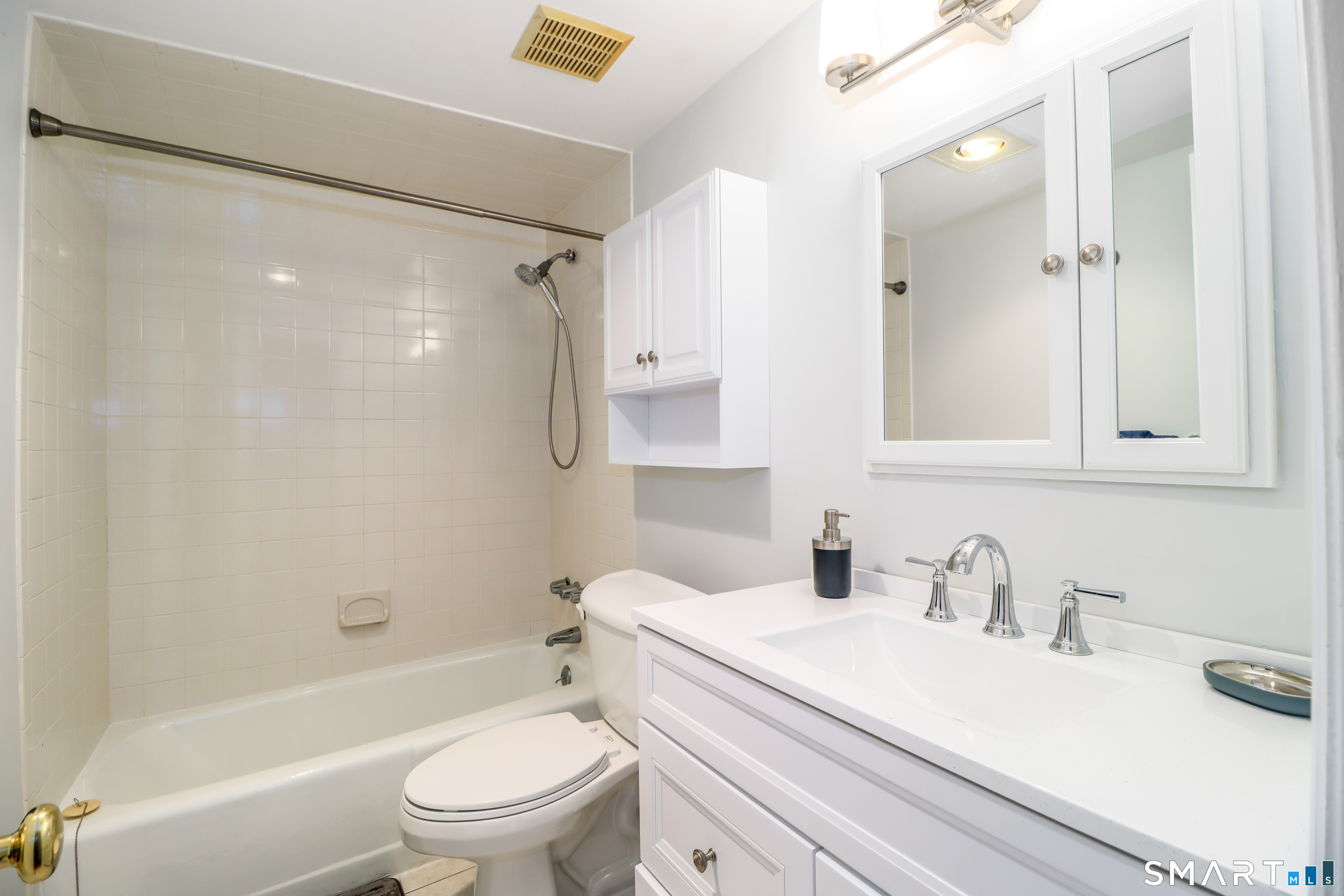 12 Hulls Highway Fairfield CT 06890