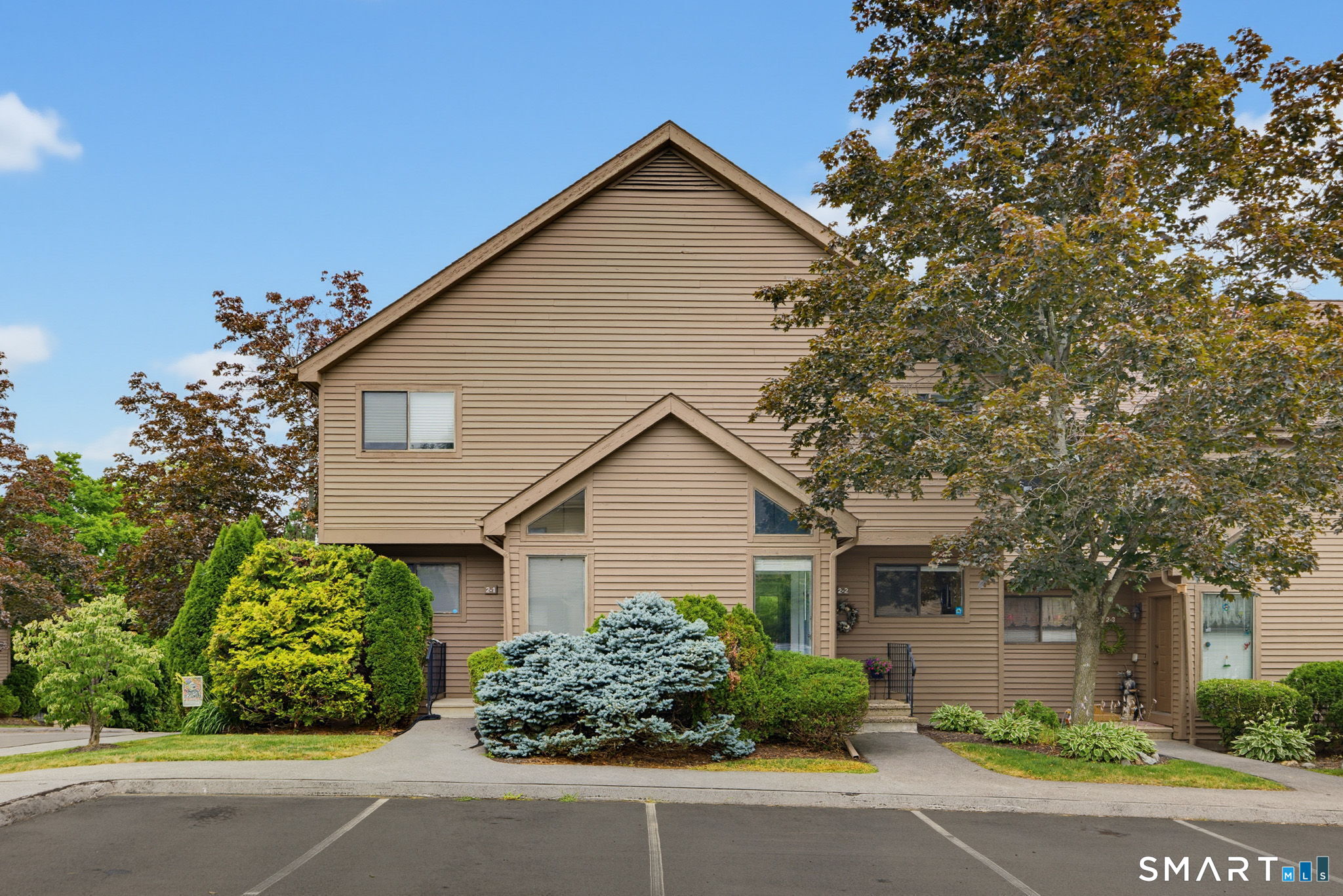 2 Canterbury Court Middletown CT 06457
