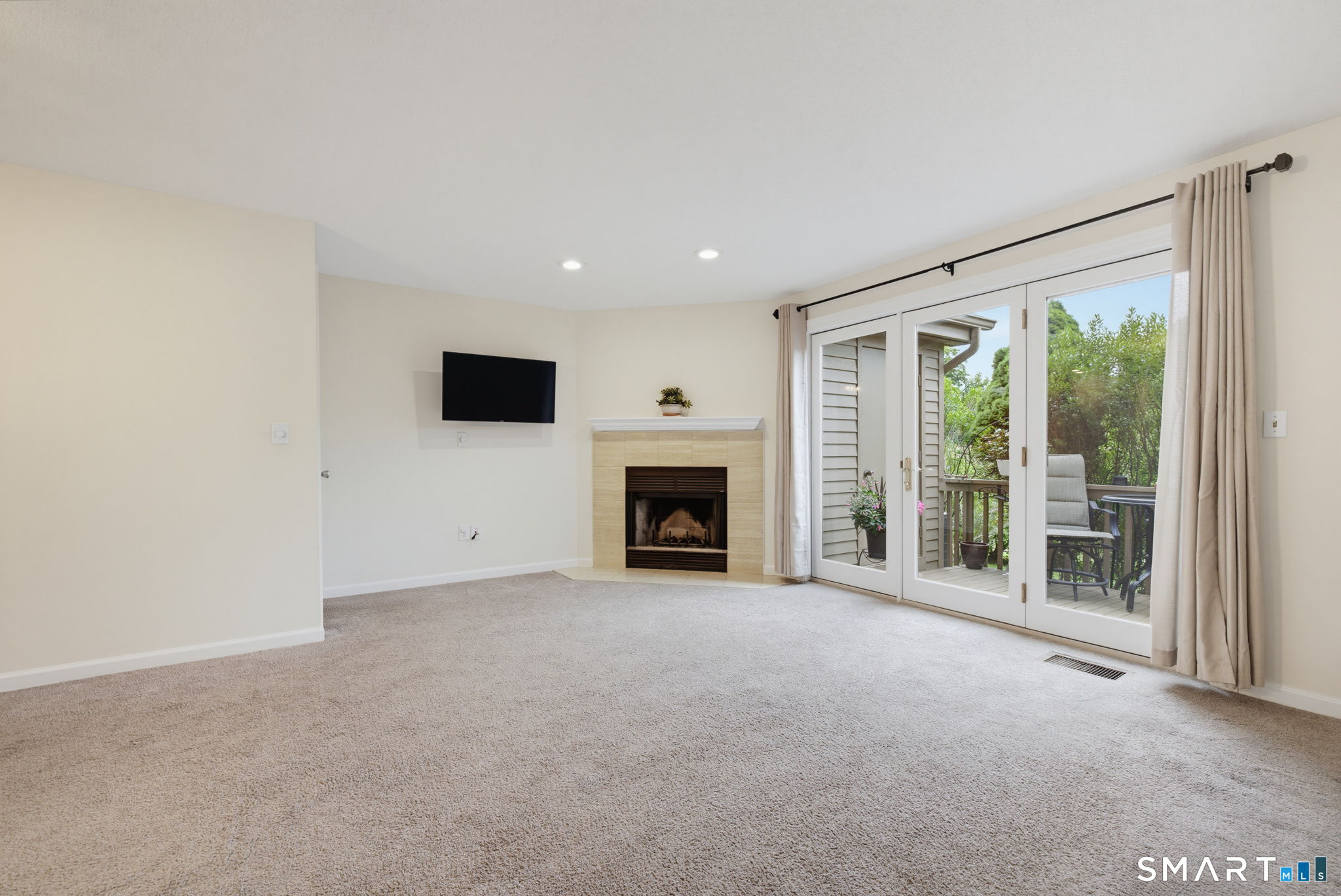 2 Canterbury Court Middletown CT 06457