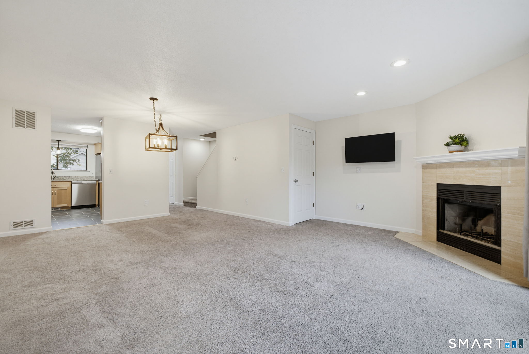 2 Canterbury Court Middletown CT 06457
