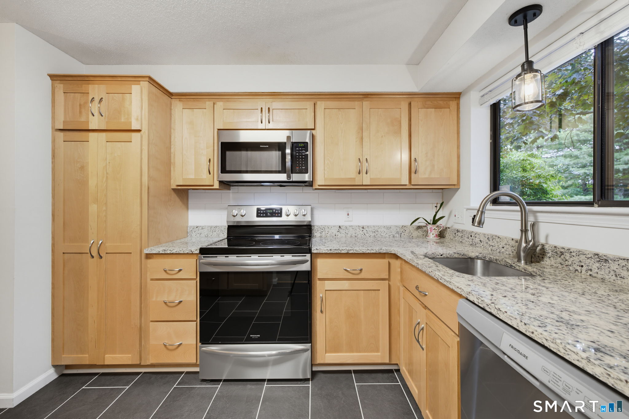 2 Canterbury Court Middletown CT 06457