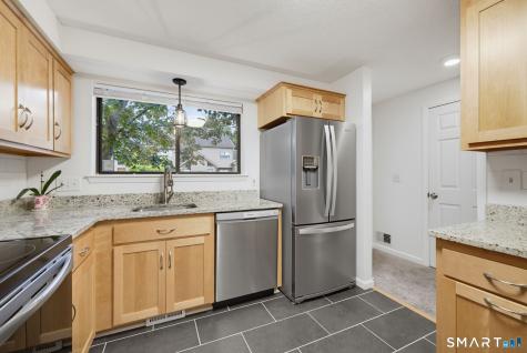 2 Canterbury Court Middletown CT 06457