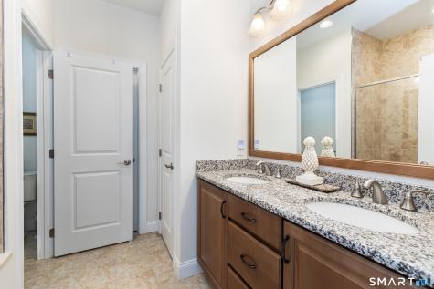 2 Arrowwood Court Middlebury CT 06762