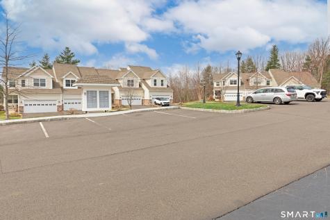 2 Arrowwood Court Middlebury CT 06762