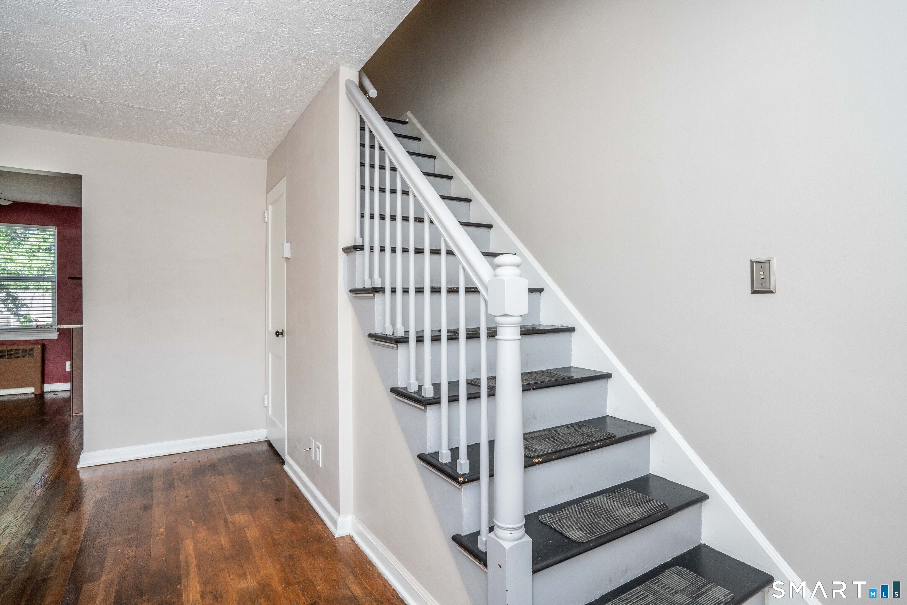 51 Arnold Way West Hartford CT 06119