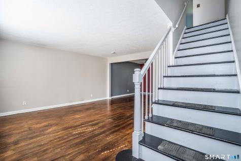51 Arnold Way West Hartford CT 06119