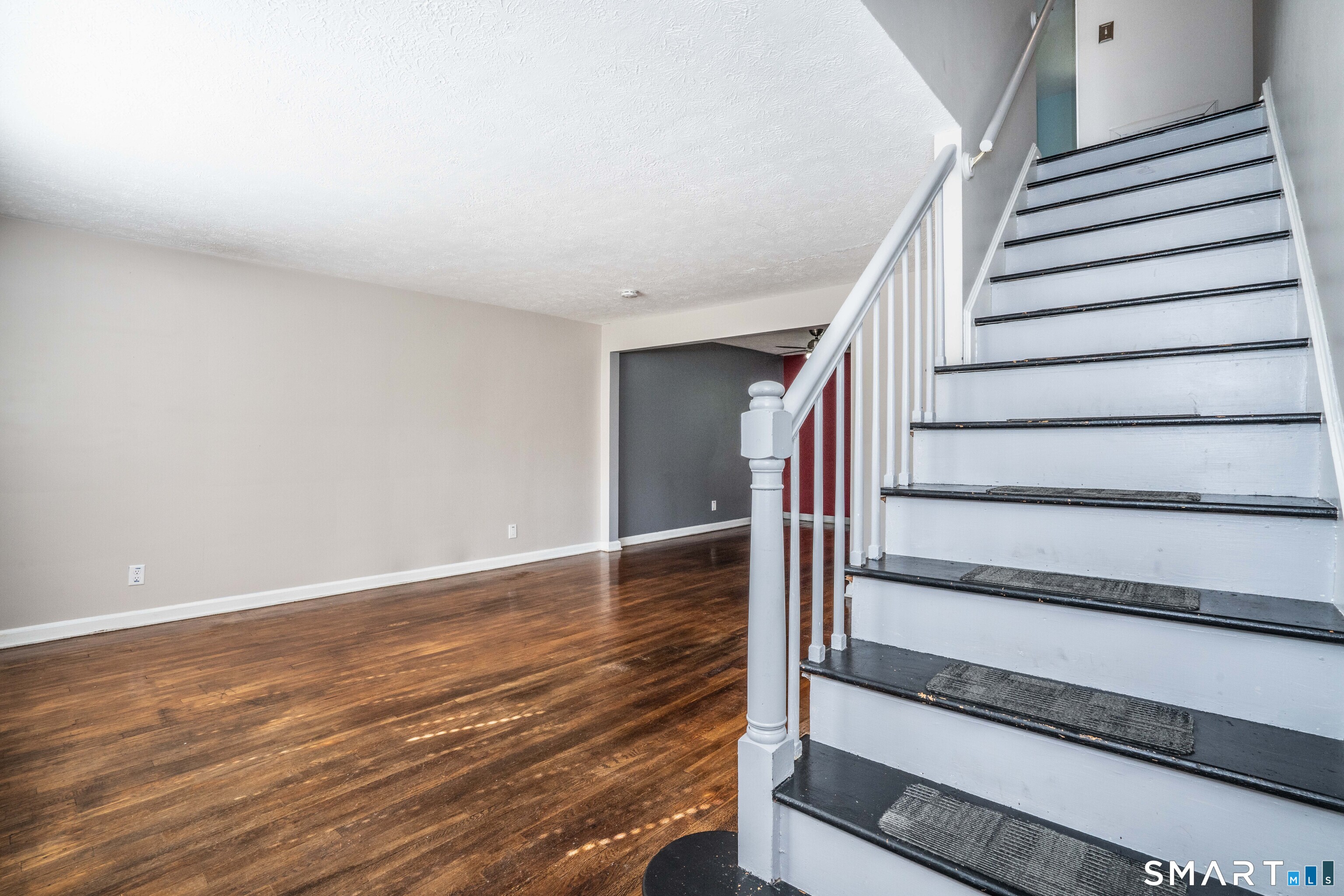 51 Arnold Way West Hartford CT 06119