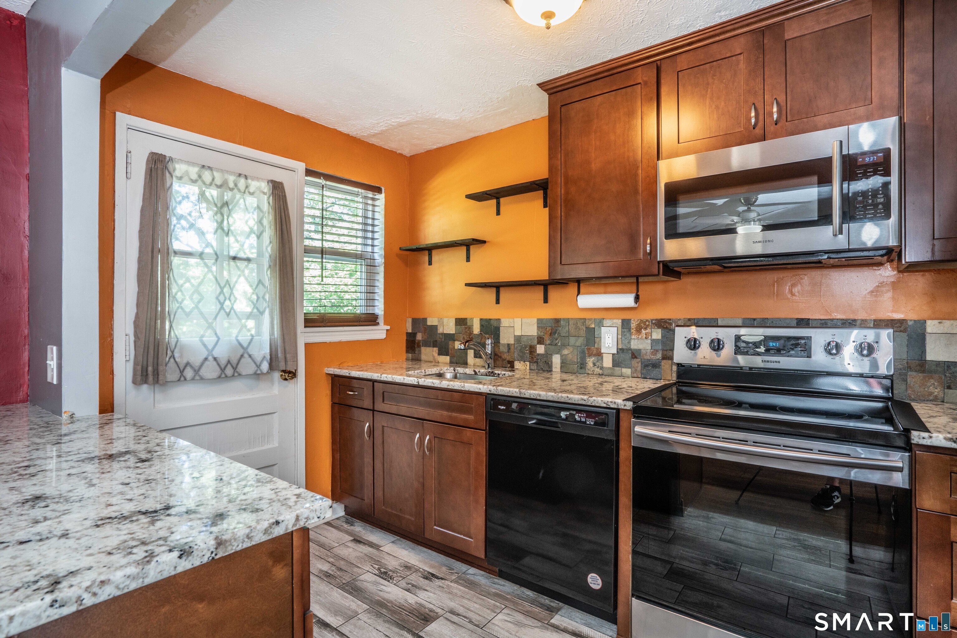 51 Arnold Way West Hartford CT 06119
