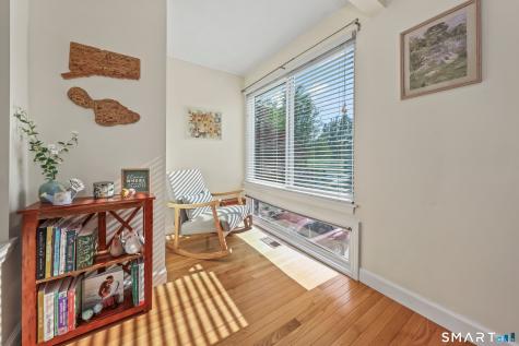 37 Old Mill Court Simsbury CT 06070