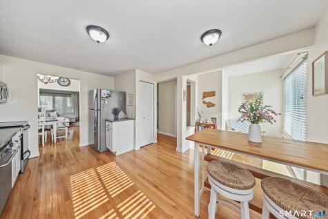 37 Old Mill Court Simsbury CT 06070