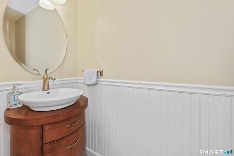37 Old Mill Court Simsbury CT 06070