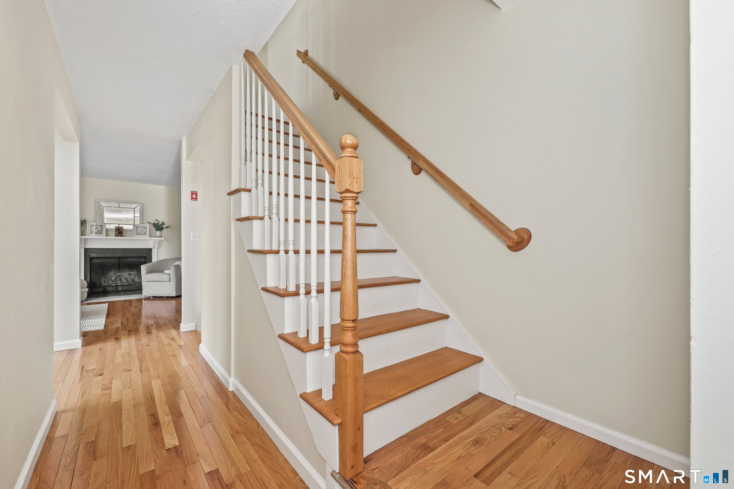 37 Old Mill Court Simsbury CT 06070