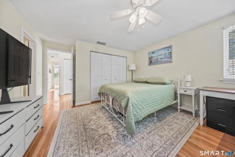 37 Old Mill Court Simsbury CT 06070