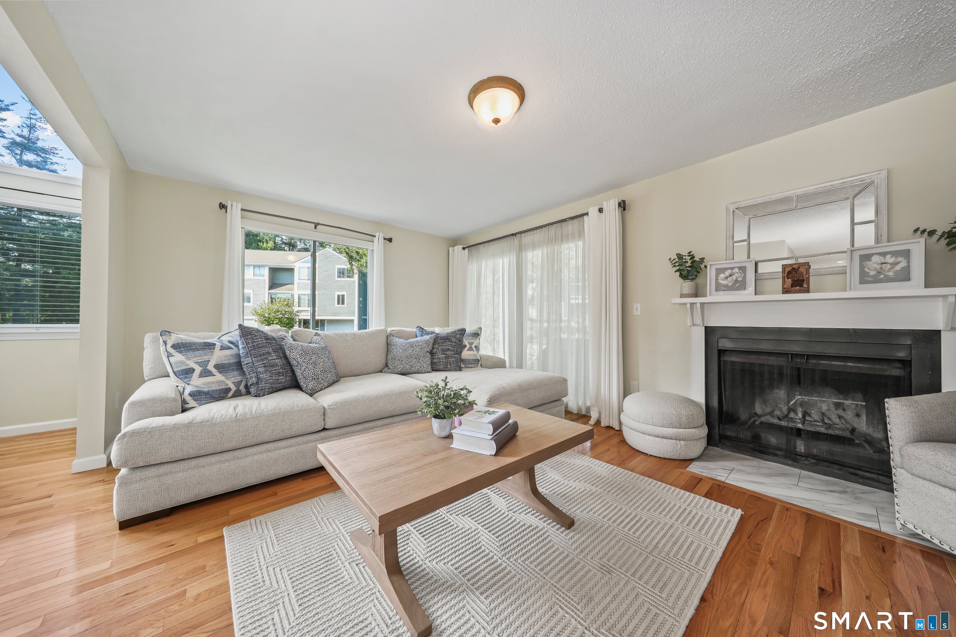 37 Old Mill Court Simsbury CT 06070