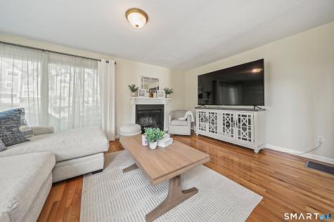 37 Old Mill Court Simsbury CT 06070