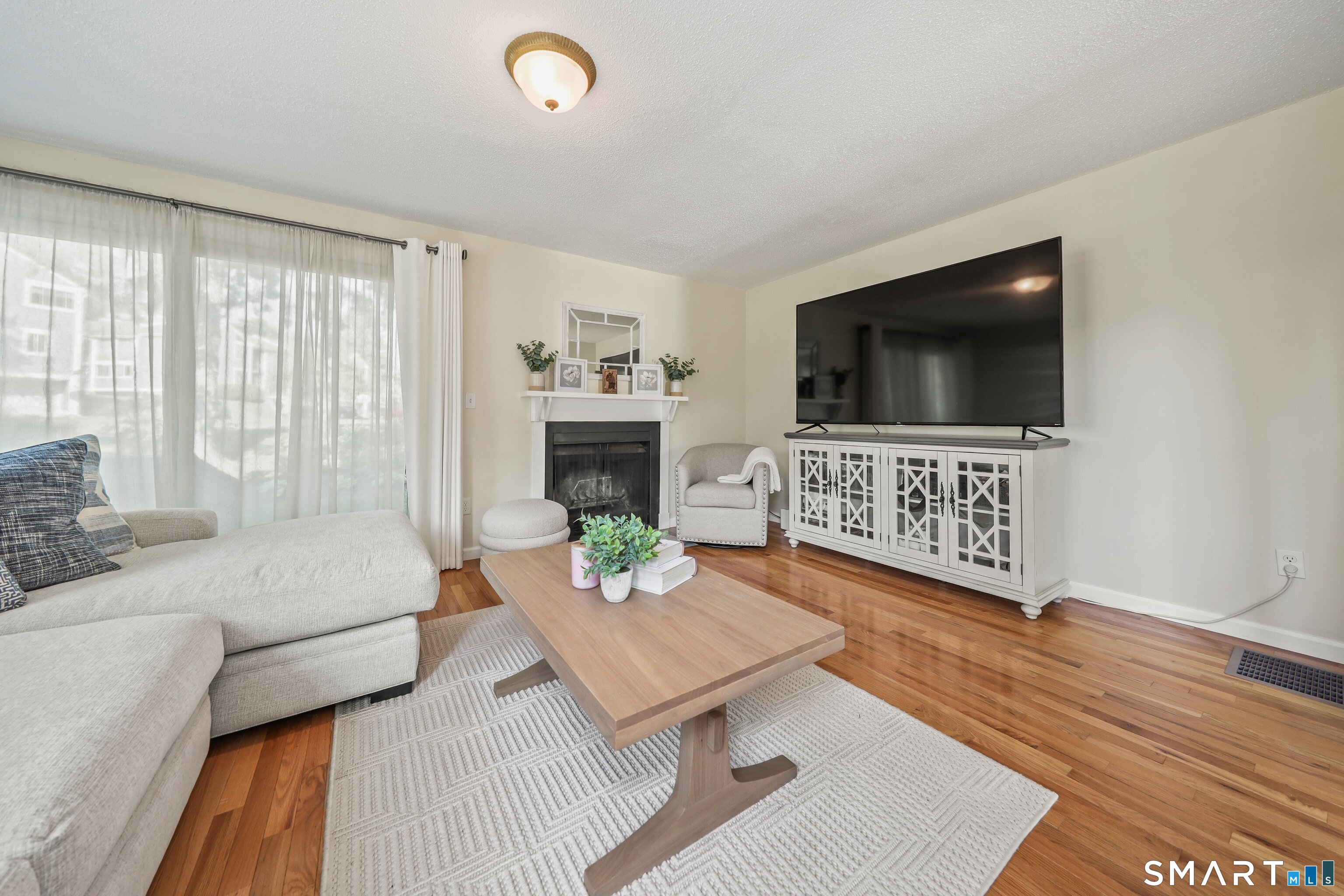 37 Old Mill Court Simsbury CT 06070