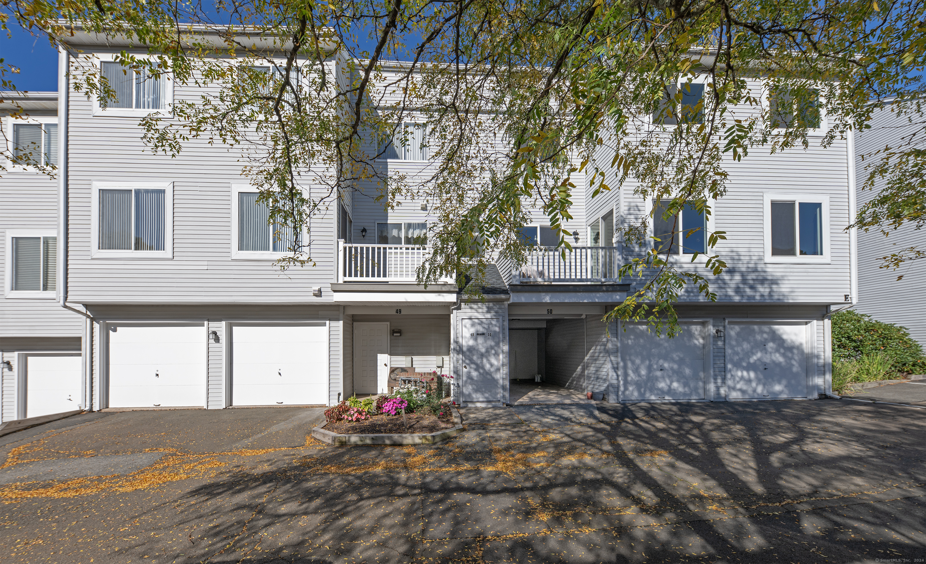 49 Staffordshire Commons Drive Wallingford CT 06492