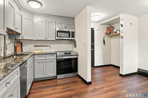108 Oakwood Avenue West Hartford CT 06119