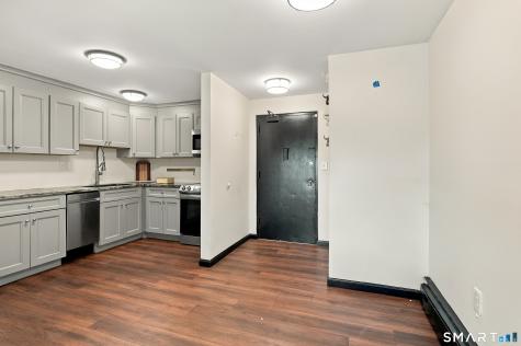 108 Oakwood Avenue West Hartford CT 06119