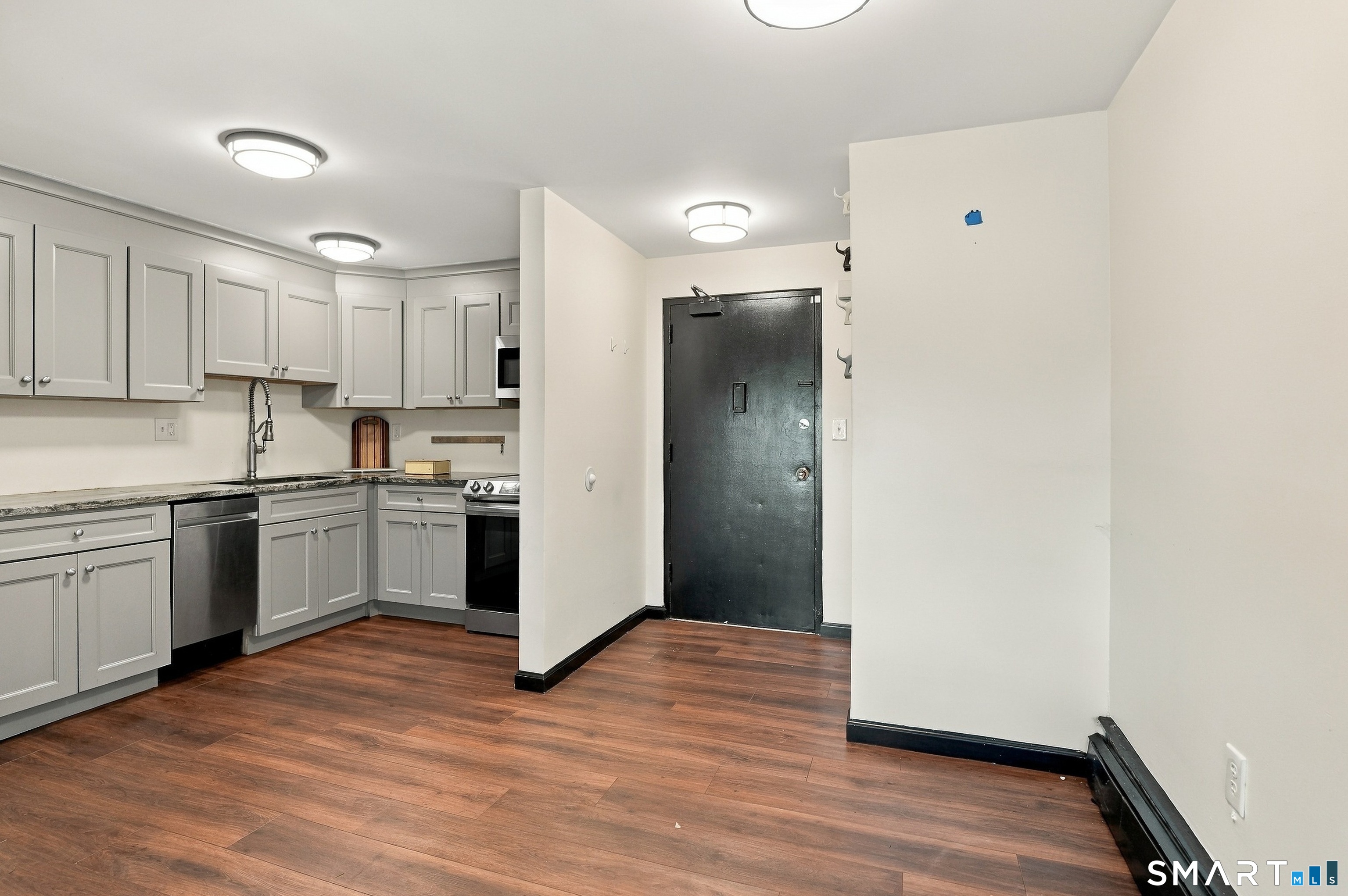108 Oakwood Avenue West Hartford CT 06119