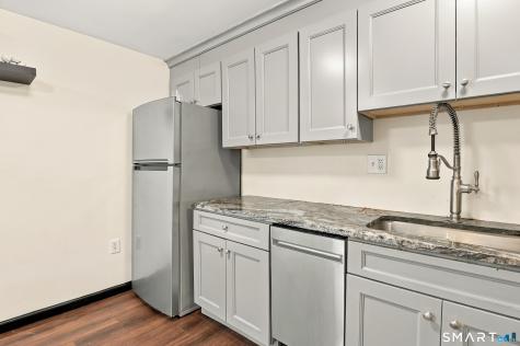 108 Oakwood Avenue West Hartford CT 06119