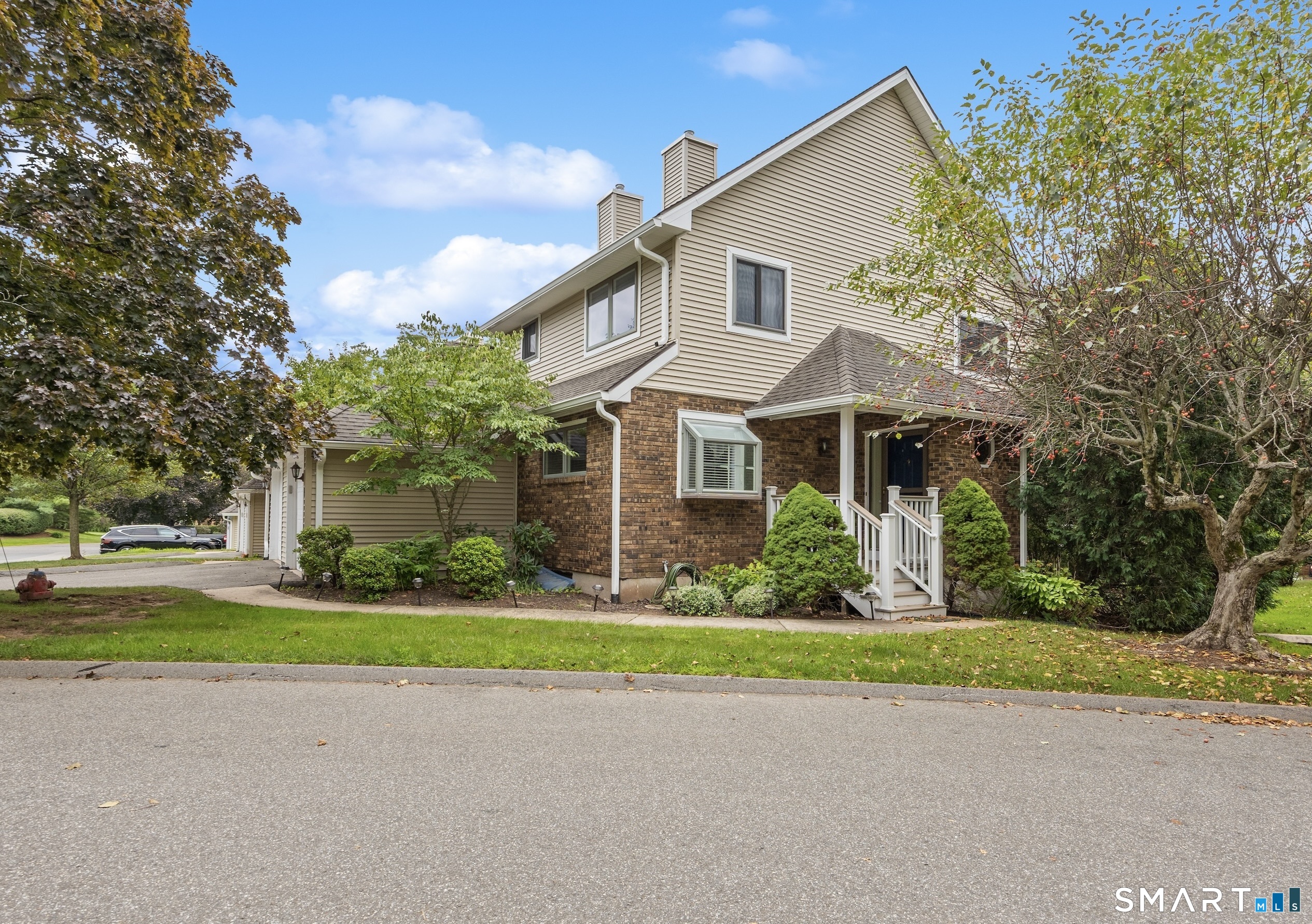 27 Fox Run Court Newington CT 06111