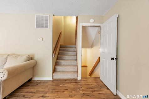 27 Fox Run Court Newington CT 06111