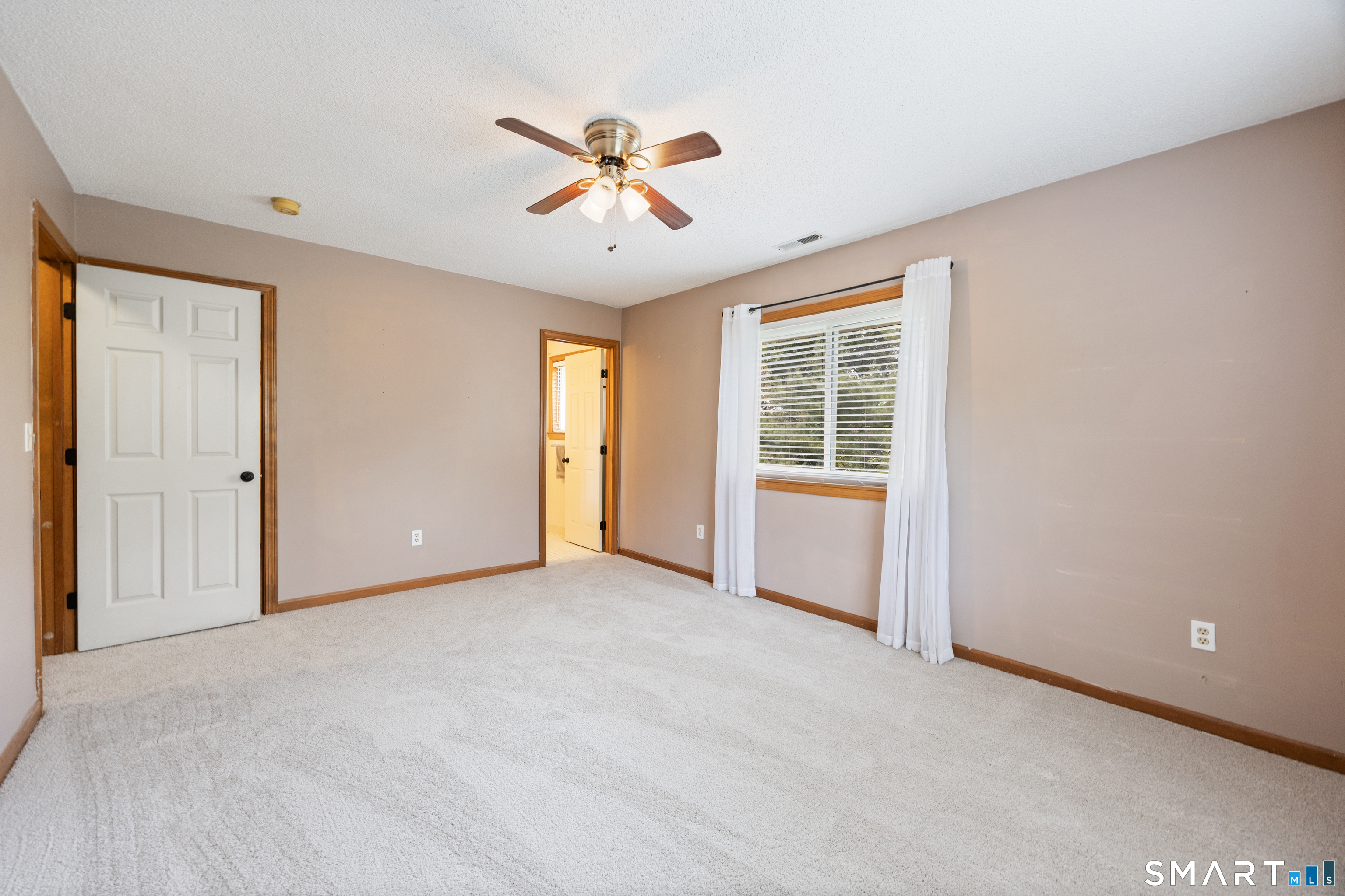 27 Fox Run Court Newington CT 06111
