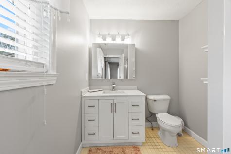 27 Fox Run Court Newington CT 06111