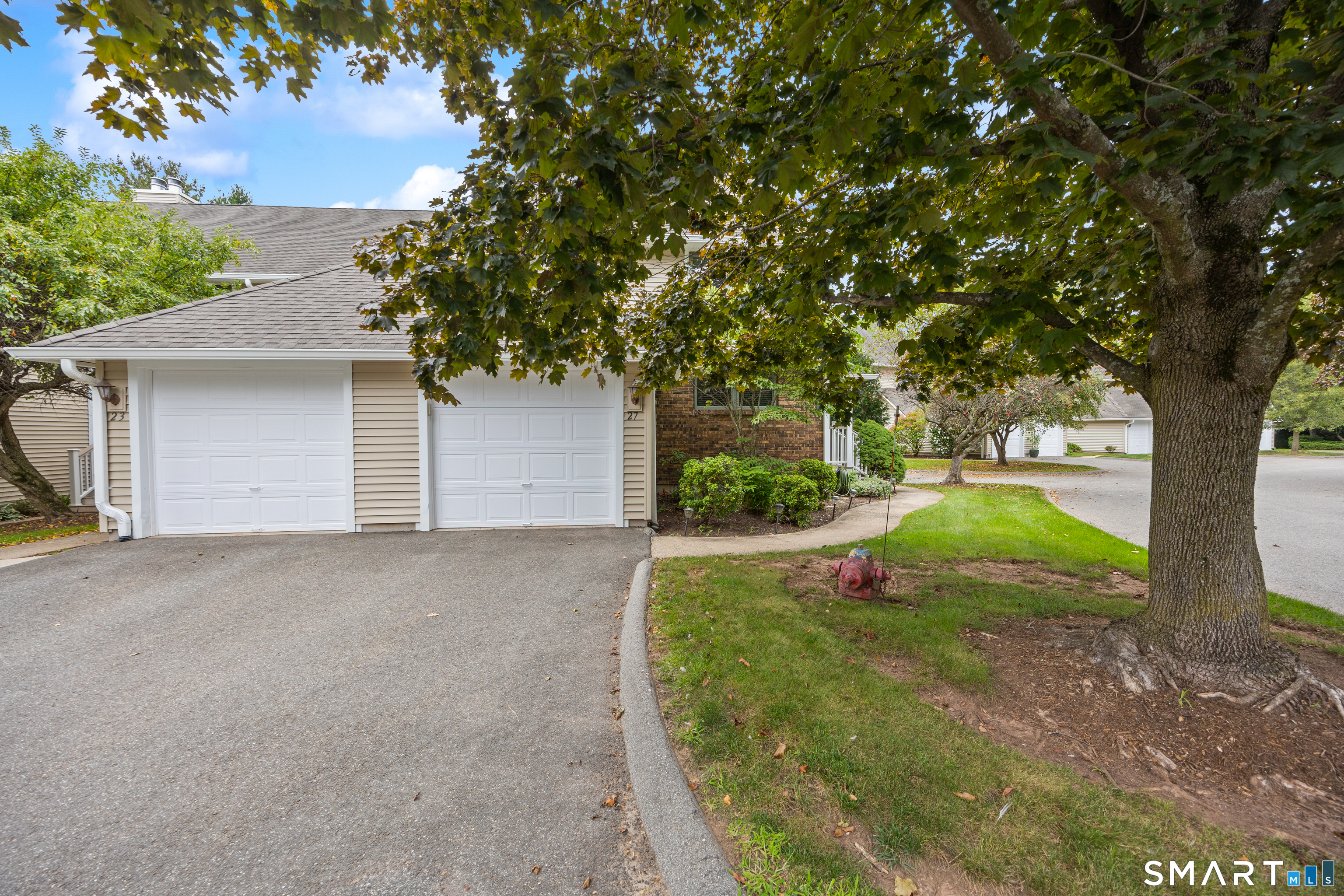 27 Fox Run Court Newington CT 06111