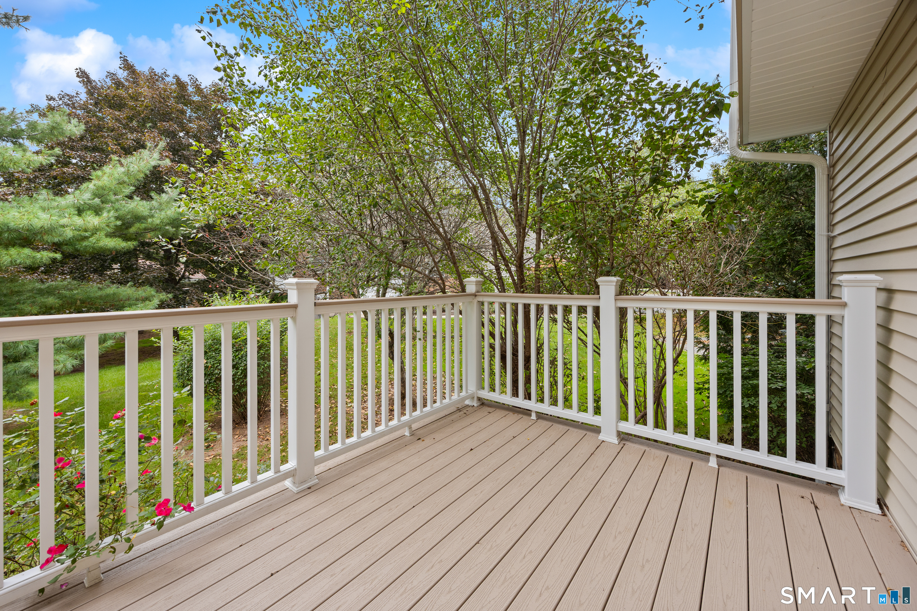 27 Fox Run Court Newington CT 06111