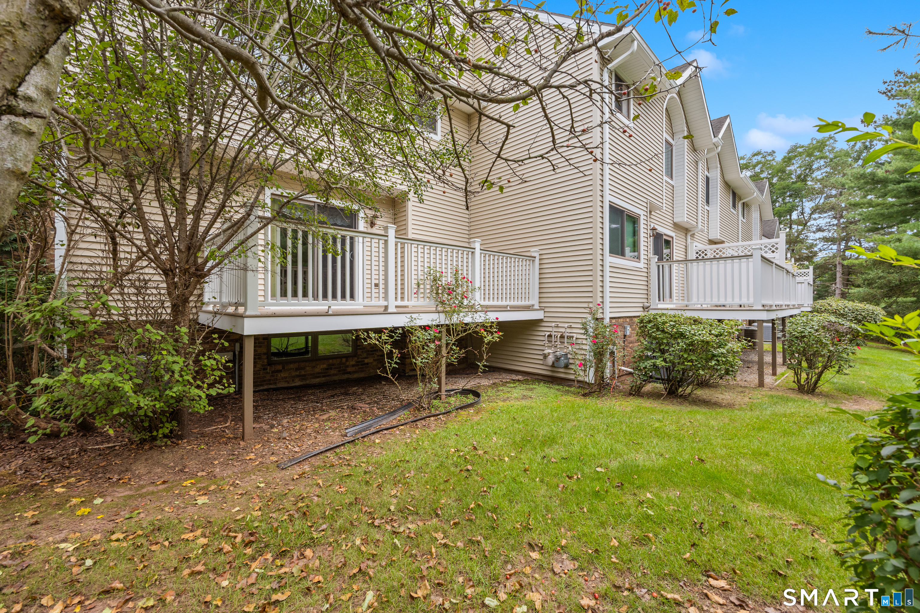 27 Fox Run Court Newington CT 06111