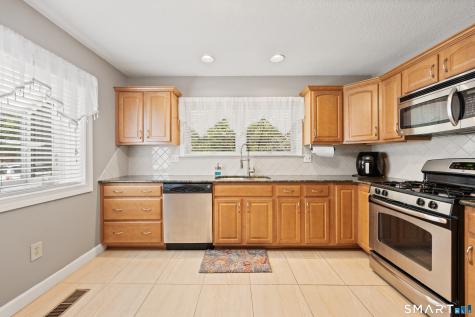 27 Fox Run Court Newington CT 06111