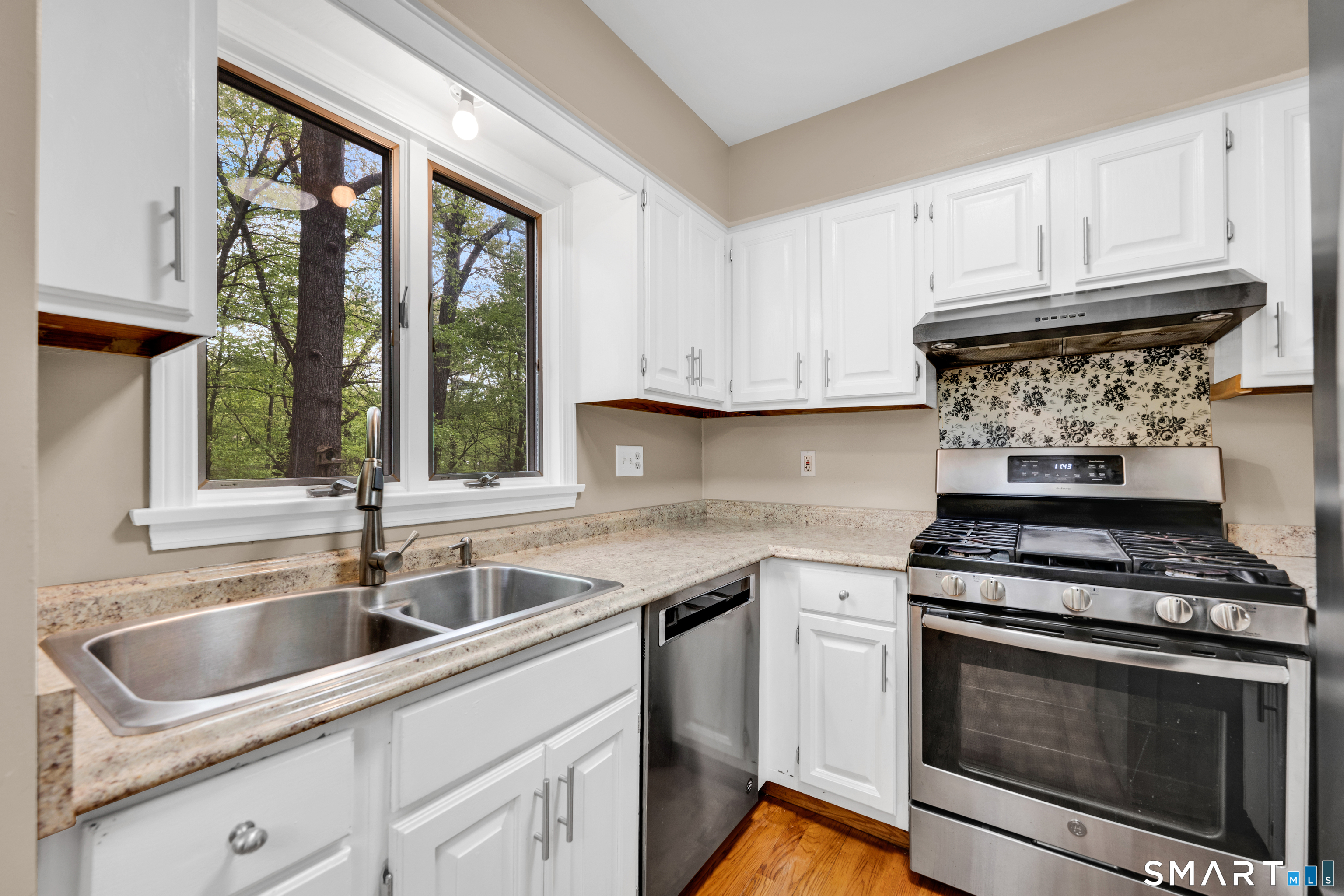 72 Kingfisher Circle South Windsor CT 06074