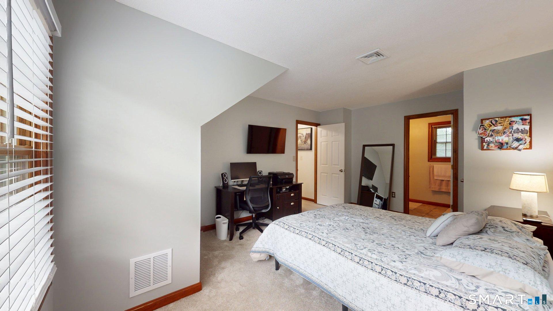 91 Carriage House Enfield CT 06082