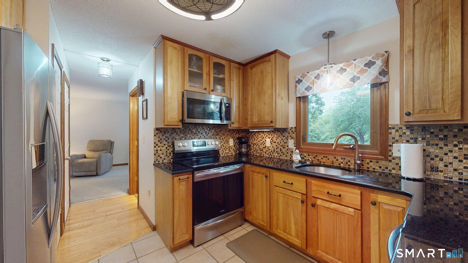 91 Carriage House Enfield CT 06082