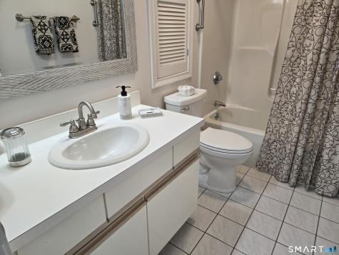 30 Apple Hill Newington CT 06111