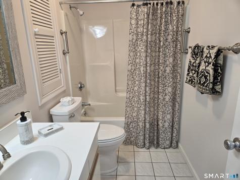 30 Apple Hill Newington CT 06111
