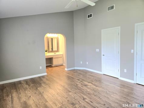 30 Apple Hill Newington CT 06111