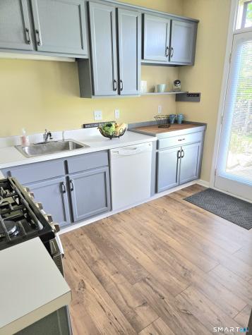 30 Apple Hill Newington CT 06111